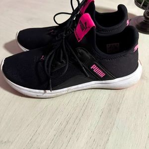 Women’s Puma Shows